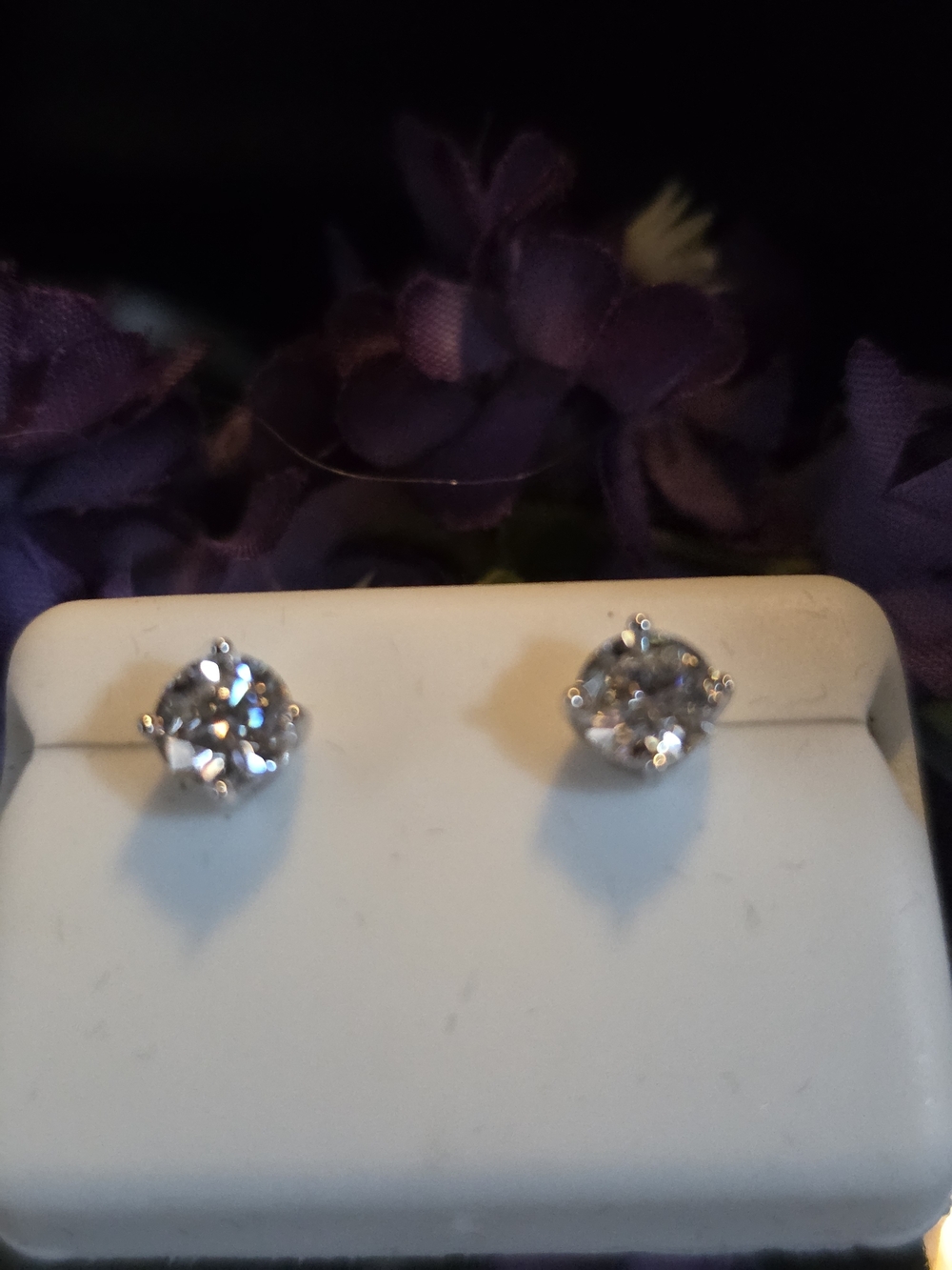 Sparkling Round Moissanite Stud Earrings - 925 Sterling Silver